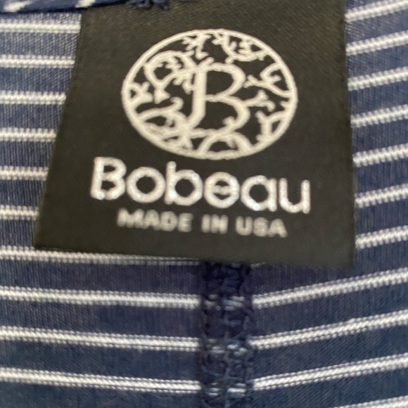 Short sleeve blue and white top - Picture 3 of 3